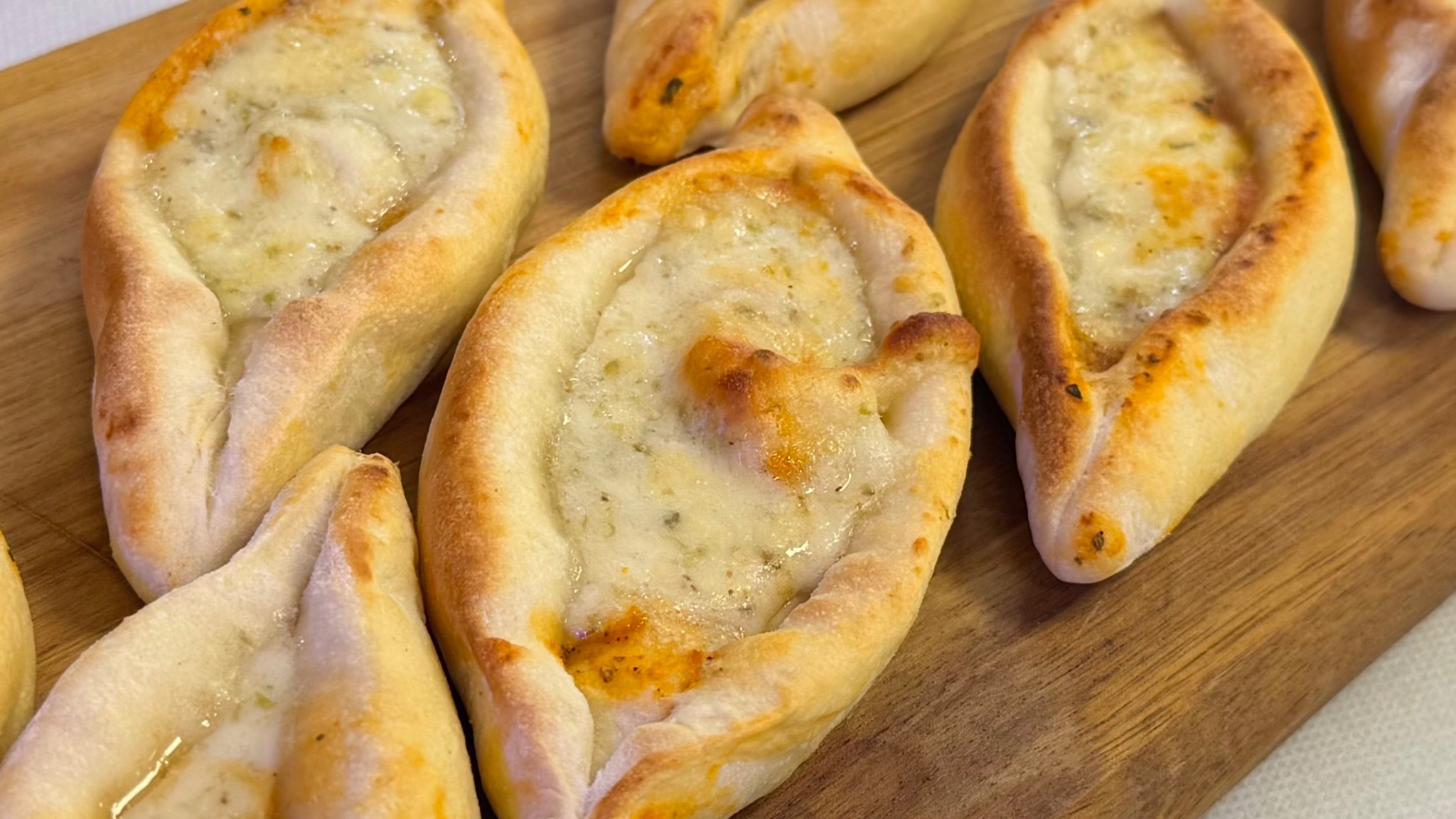 Mini Pide tomate mozzarella